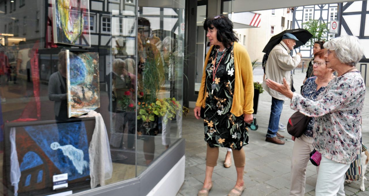Schaufenstergalerie-zur-Festspielzeit-2023-06